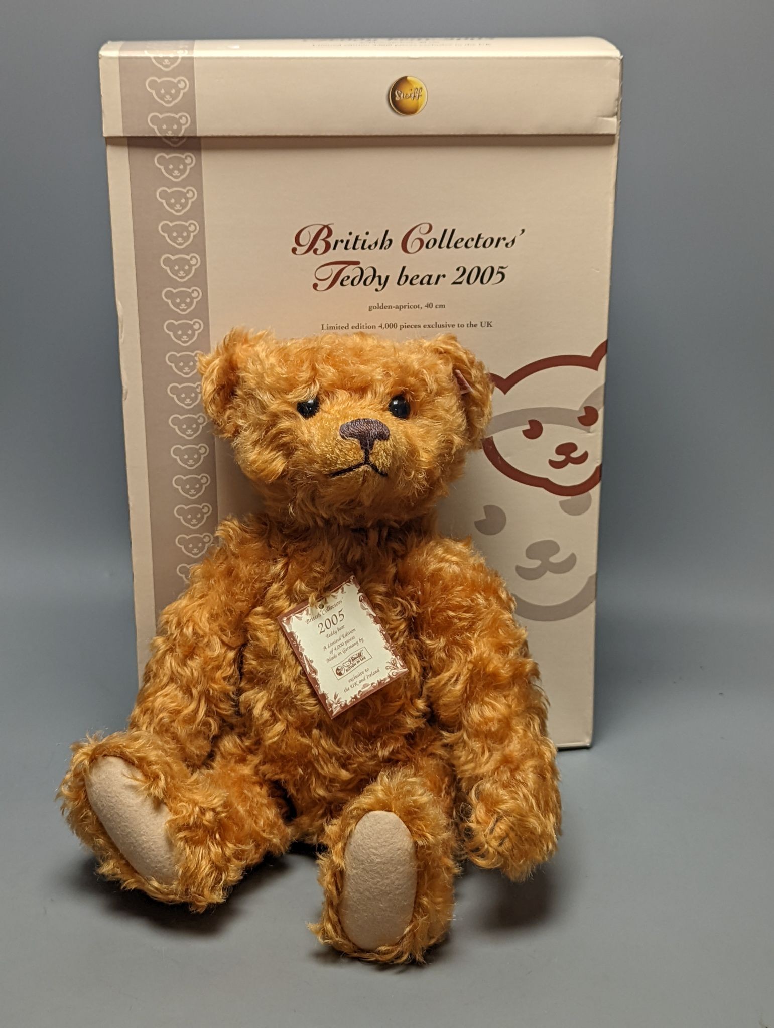 British Collectors teddy bear, 2005 with box and certificate, 40cm